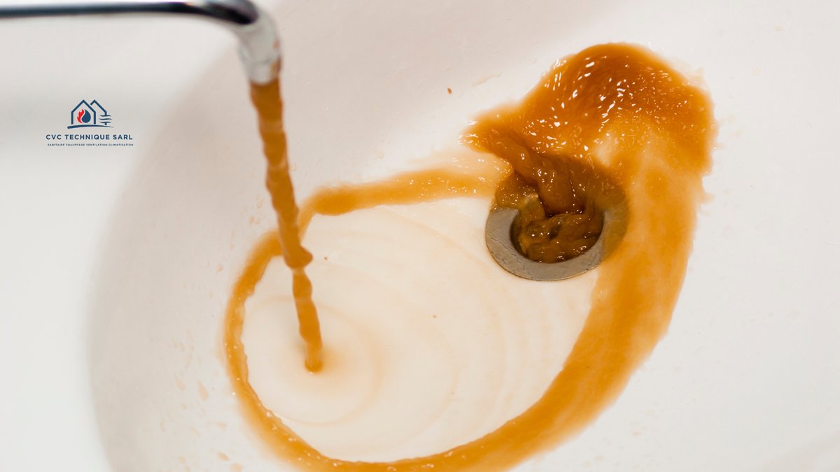 Eau jaunâtre au robinet d'eau chaude : la cuve se dégrade de l'intérieur.